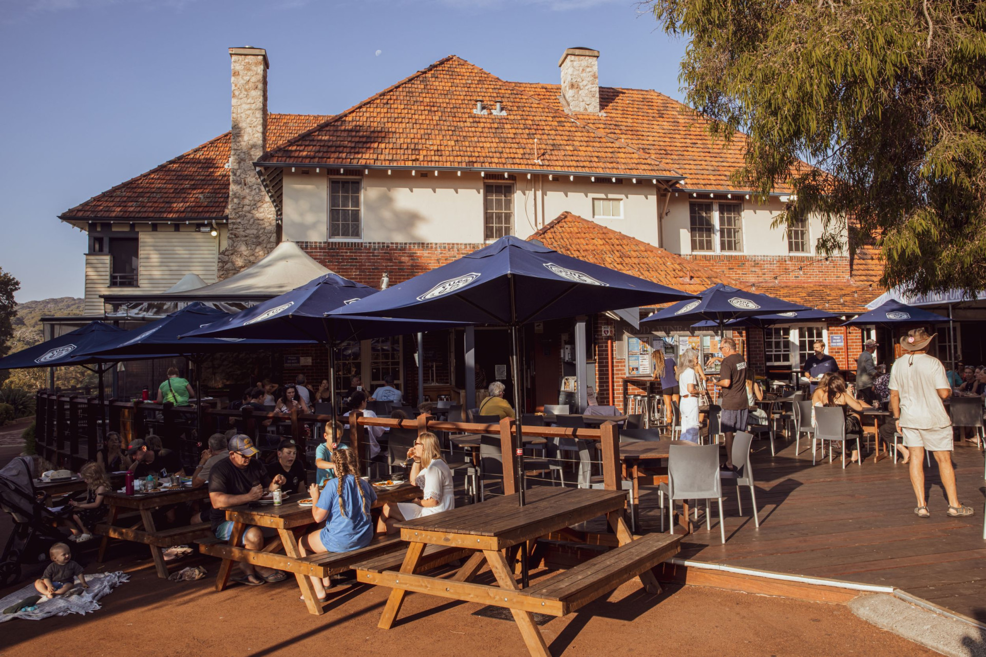 Caves House Beer Garden (1)